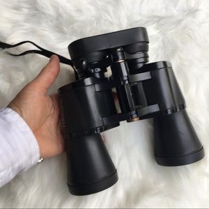 Bushnell binoculars in black case, EUC vintage